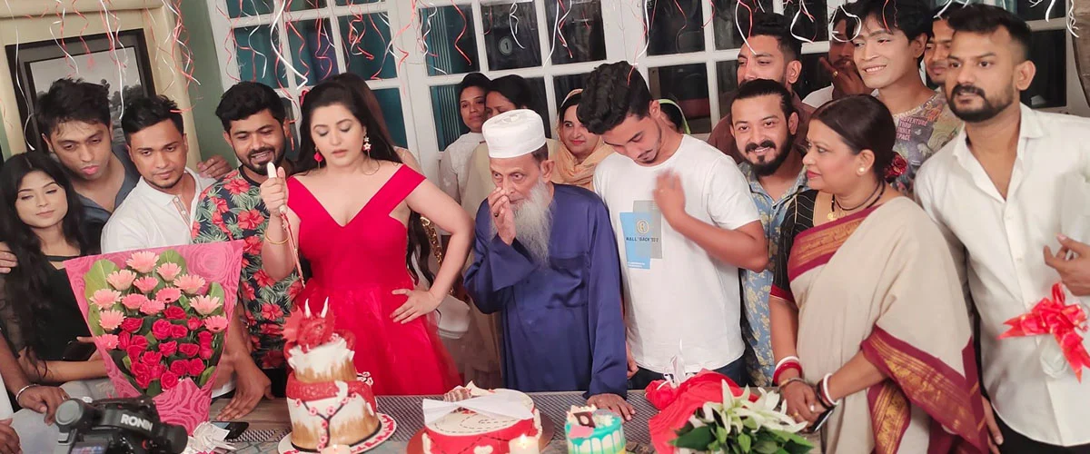 সারাদিন এতিম খানায় রাতে পাঁচতারা হোটেলে পরীর জন্মদিন